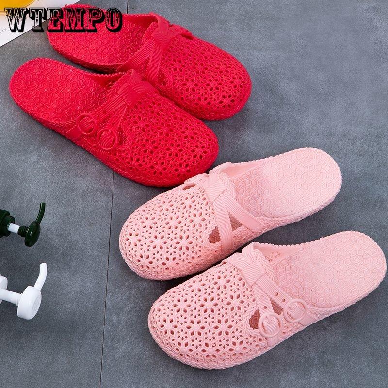Chinelos de PVC femininos para uso externo, sapatos furados, verão, fundo macio, fundo grosso, sandálias para casa, banheiro, oco, embrulhado, chinelos de praia ao ar livre