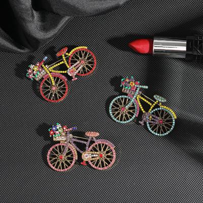 Spilla da donna forma colorata antiscivolo borsa a tracolla abito cappotto colletto cappello sciarpa maglione spilla