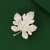 Vintage Gold Color Vivid Maple Leaf Brooch Fashion Trendy Brooches for Women Men Party Gifts