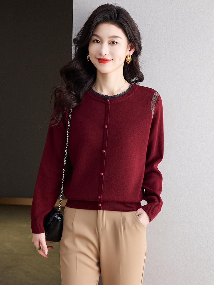 2025 Red Knitwear Round Neck Sweater for Middle-aged Women - Stylish Spring & Autumn Fashion