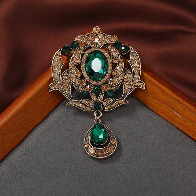 Retro Court Style Hollow Brooch Fashion Personality Versatile Blazer Corsage Sweater Pin Accessories