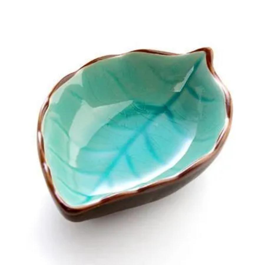 

Керамическая тарелка Leaf, маленькая кухонная многоцелевая тарелка для специй, маленькая тарелка для овощей, столовые приборы 1pc