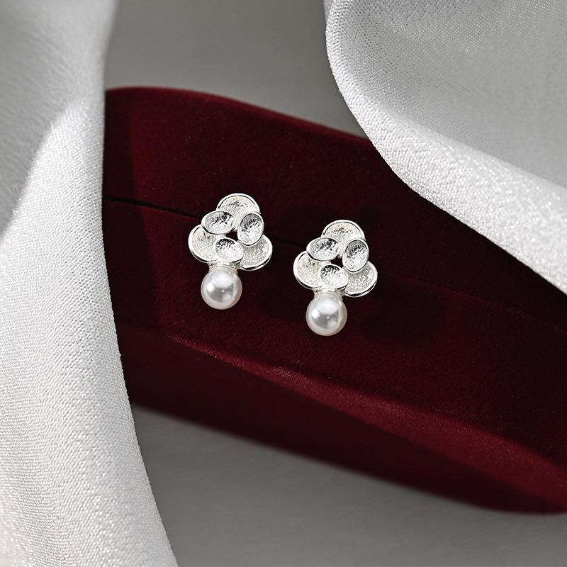 

Серьги с жемчугом в форме листа Niche Design Sense Осенние и зимние свитера Аксессуары Light Luxury High-end
