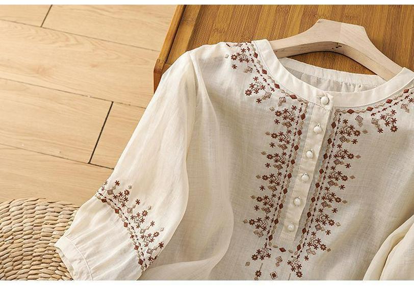 Women's Retro Cotton Five-Sleeve Ethnic Style Round Neck Top - Loose, Slimming Shirt for Spring/Summer