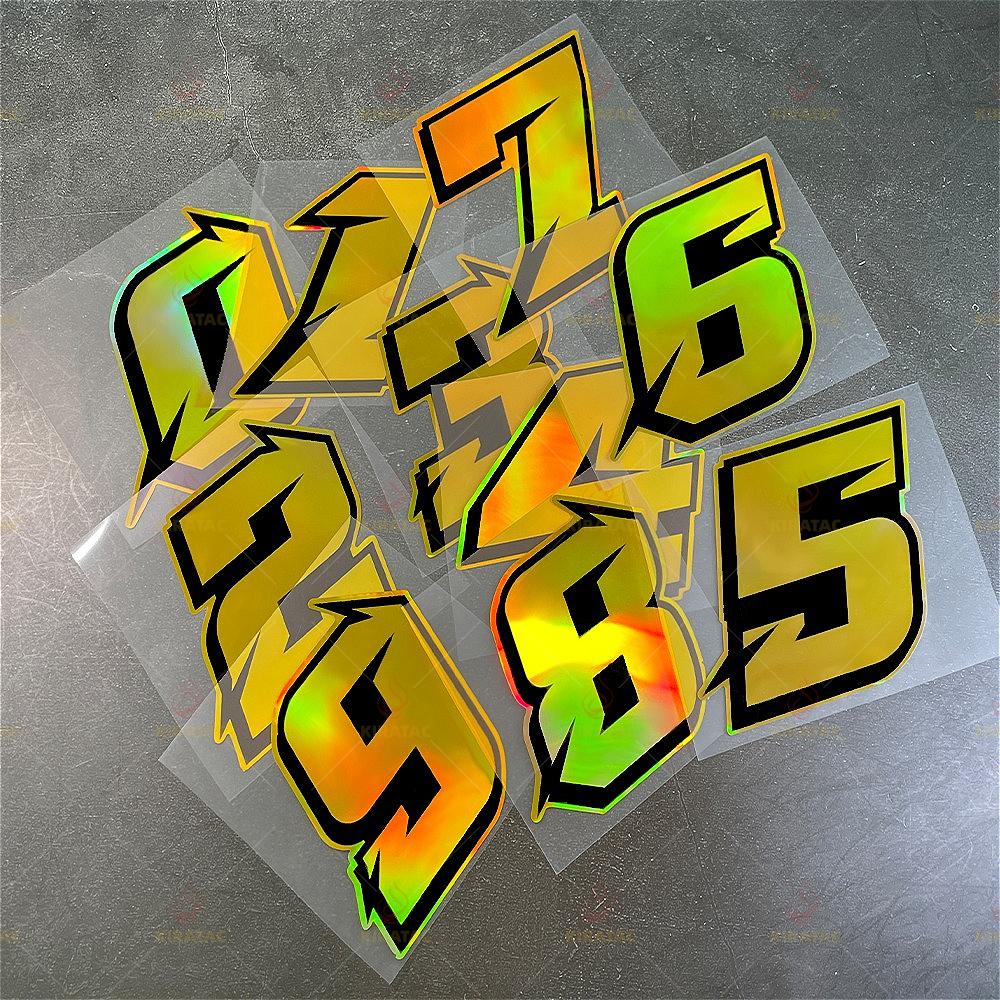 1 Stück Goldene Zahl Motorradaufkleber Wasserdicht für Motorradhelm Windschutzscheibe Kraftstofftank Auto Kofferraum Roller Universal Vinyl Aufkleber