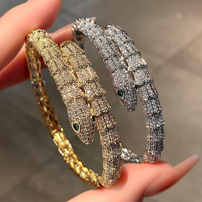New Light Luxury and High-end Bracelets, Exquisite, Fashionable and Versatile Bracelets and Hand Accessories