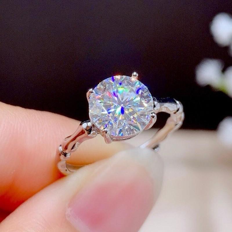 TikTok Influencer Inspired Moissanite Six-Prong Wedding Ring for Women - One Carat Jewelry