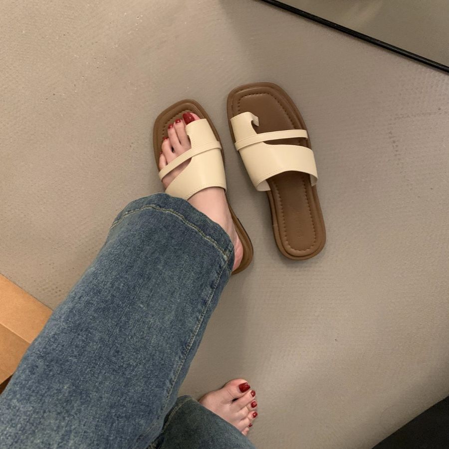 Korean version of retro flat-bottomed toe slippers women's outer wear 2025 summer new niche fashion commuter open-toed sandals