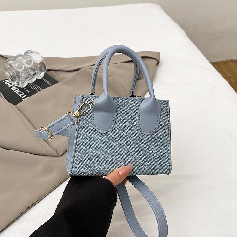 

Korean version of simple messenger personalized small square bag 2025 summer new casual foreign style shoulder bag corduroy handbag синий