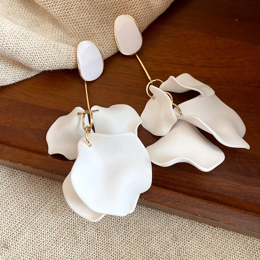 

Silver Needle Oil Oval Petal Pendant Earrings Retro Elegant Fashion Temperament Earrings Light Luxury Premium Earrings