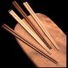 Holzstäbchen im japanischen Stil