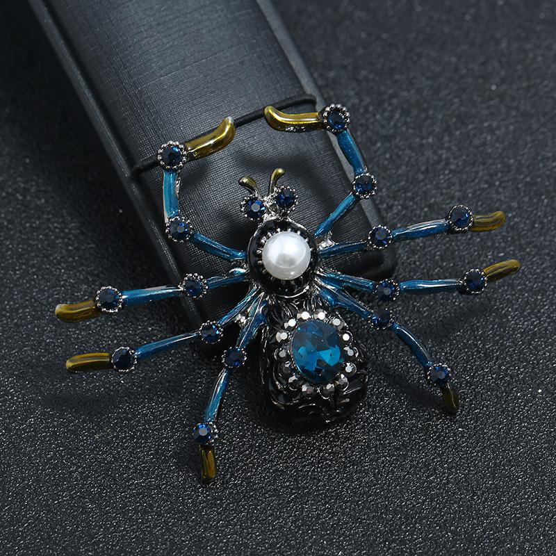 Retro personality exaggerated spider lizard snake brooch temperament sweater jacket pin versatile bag with accessories