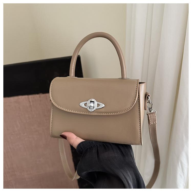 This Year's Popular Solid Color Large Capacity Spring and Summer 225 Casual New Retro Portable Shoulder Crossbody Small Square Bag Women