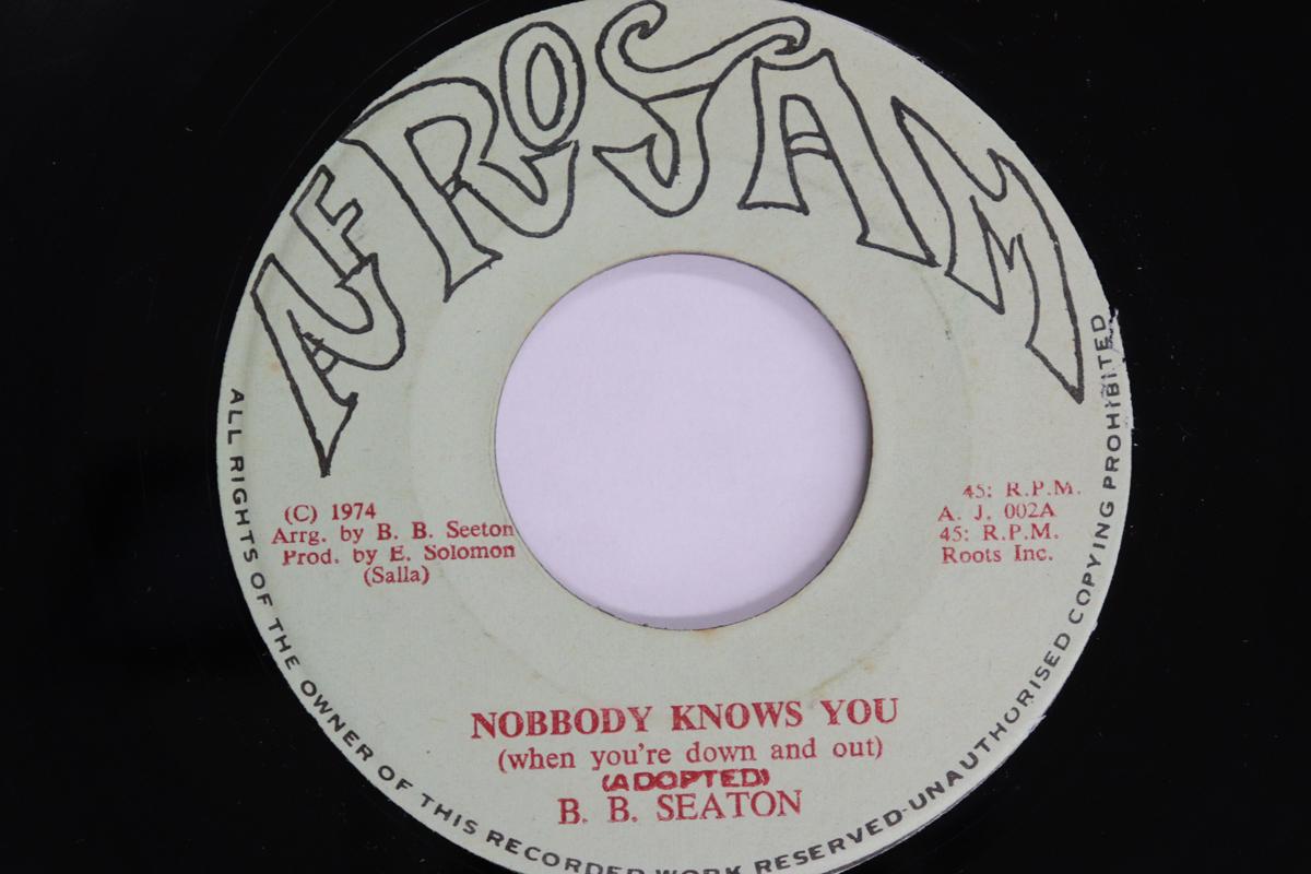 

7-дюймовая пластинка BB. СИТОН - Никто тебя не знает (Когда тебе плохо AJ002 AFRO JAM 1974 Ямайка Регги, Ска и Даб Б/У