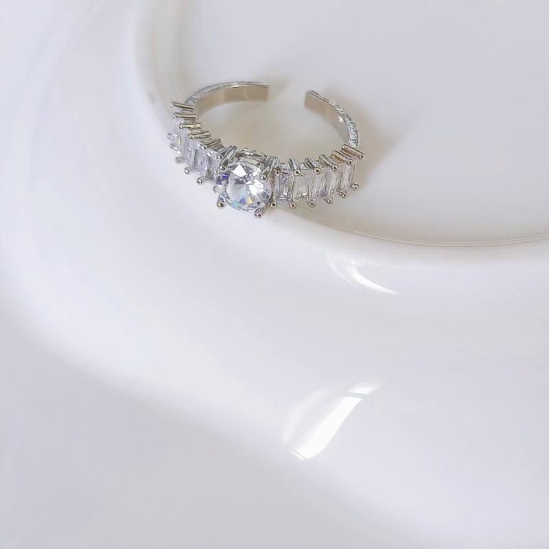 Earrings Imitation Mozambican Diamond Ring Couple Ring Wedding Crown 1 Carat Diamond Open Ring Ring Jewelry