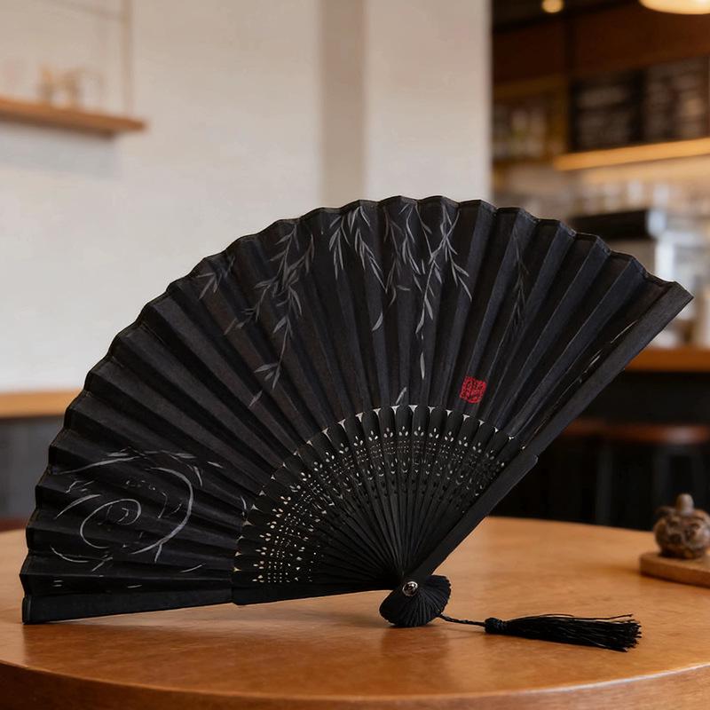Retro-Tanzfächer im japanischen Stil für den Sommer - Klassischer antiker Stil