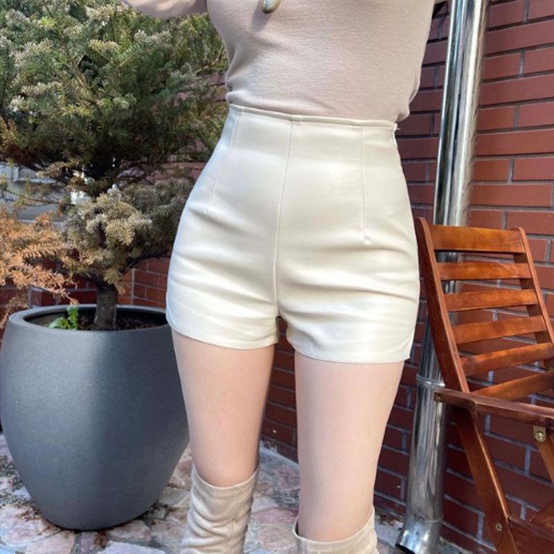 Women's Fall Winter High Waisted A-Line Wide Leg PU Leather Shorts Black & Coffee Elastic Waist Outer Wear Mini Shorts Versatile Slim Fit Hot Pants