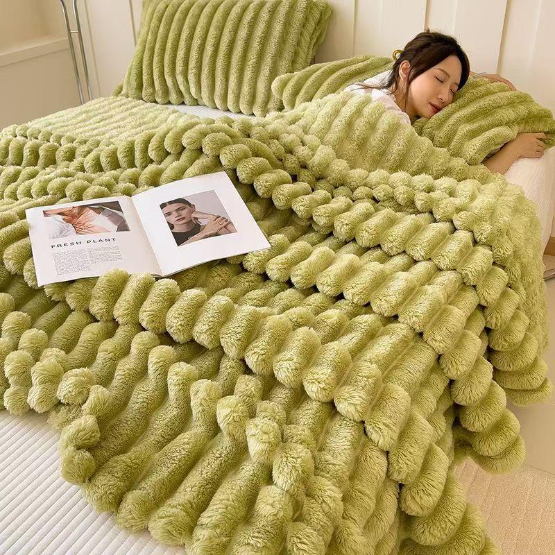 New Double Sided Warm Blanket Warm Breathable Throw Blanket Solid Color Skin-Friendly Conditioning Quilt