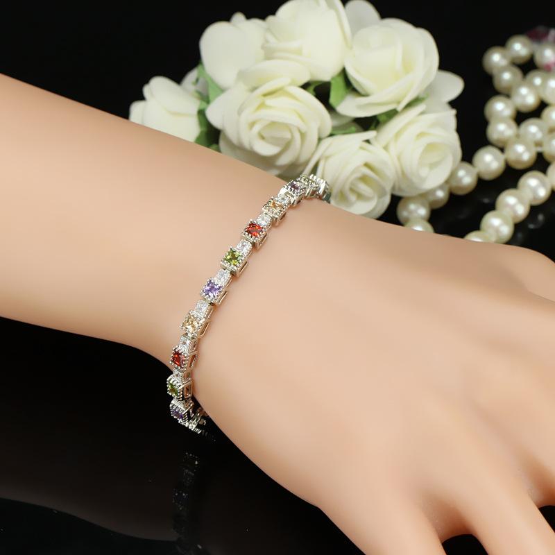Zirkonschmuck, Temperamentvolles vielseitiges mit Diamanten besetztes Armband aus österreichischem Kristall, Geschenke