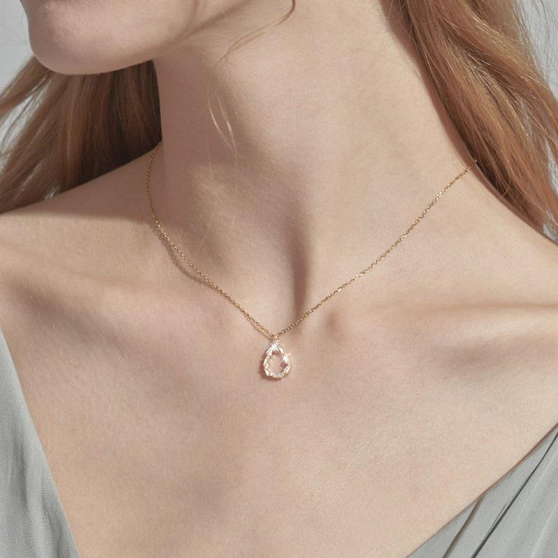 Angel s Tear: 14K Gold-Plated S925 Sterling Silver Water Drop Pendant Necklace - Elegant and Sparkling Clavicle Chain Platinum Color