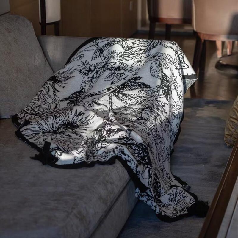 LISM Vintage Ink Art Knitted Sofa Throw