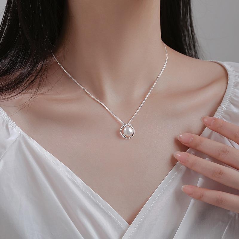 Silver Pearl Clavicle Necklace Light Luxury Niche Advanced Women Jewelry