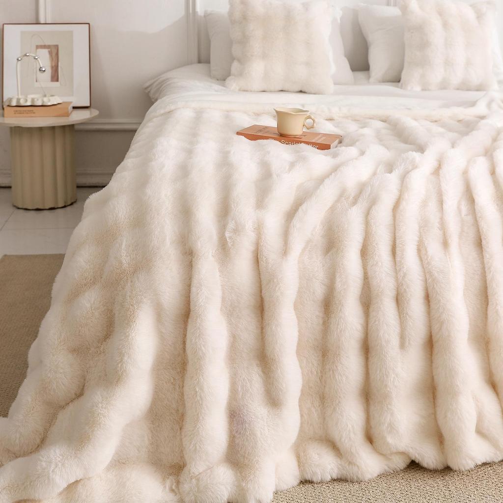 Luxurious Double-Layer Rabbit Fur Blanket: Otter-Soft Plush, Versatile Sofa Throw
