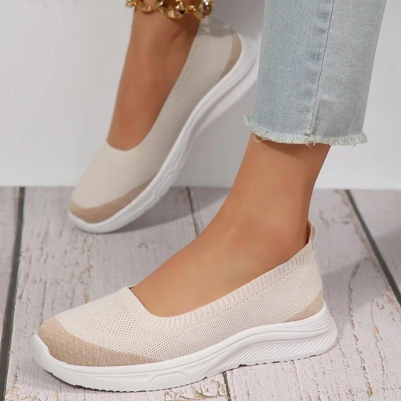 Moda 2024 Sıcak Satış Düz Renk Rahat ve Çok Yönlü Yaz Kadın Ayakkabıları Günlük Yüksek Topuklu ve Topuklu Ayakkabılar Kadın Günlük Ayakkabılar