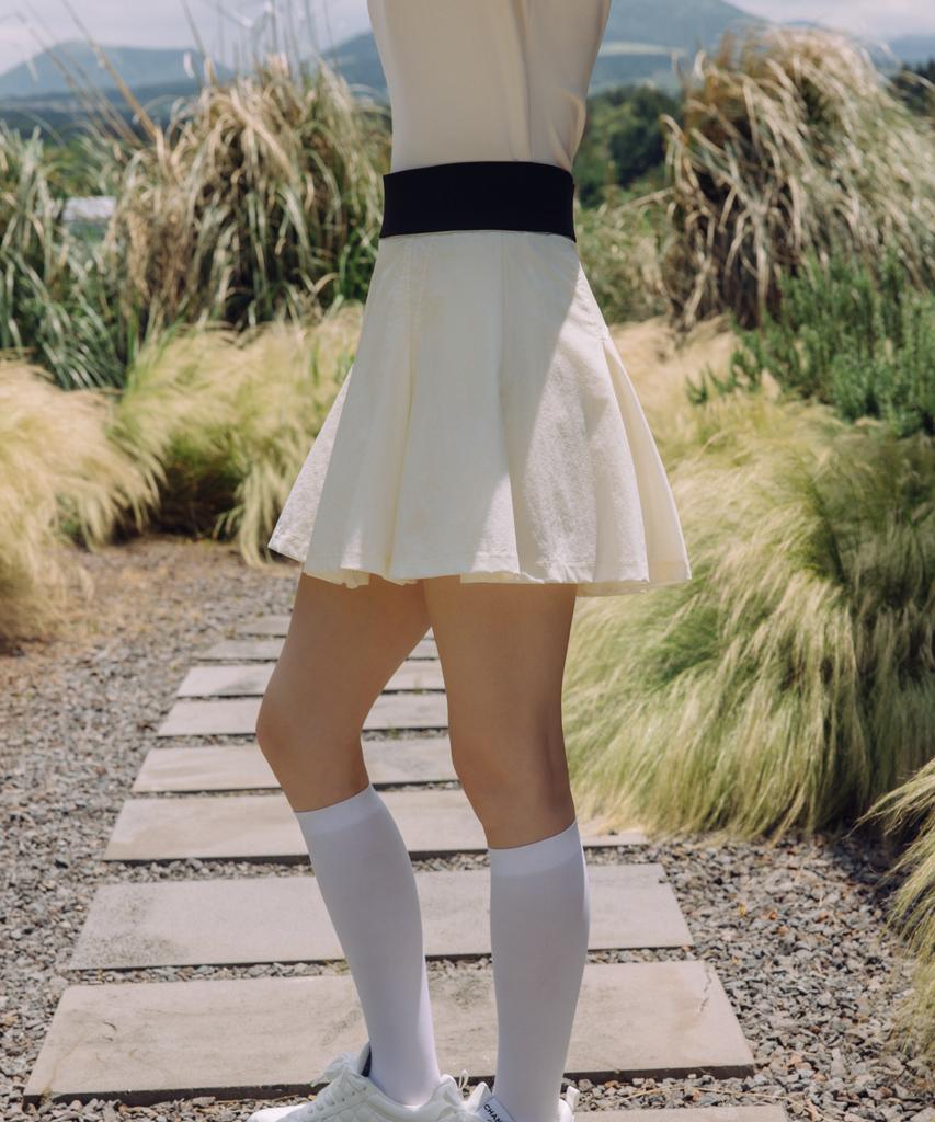 OBER GOLF Air Move Pleated Skirt (Cream)