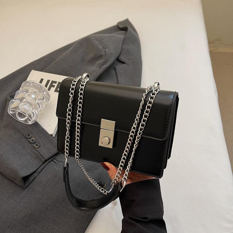 

Маленькая сумка женская летняя универсальная 2025 новая модная цепочка на плечо сумка-мессенджер маленькая квадратная сумка