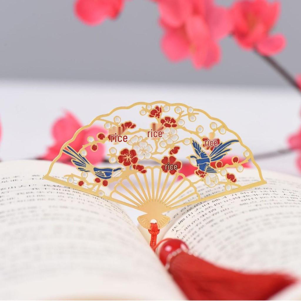 Brass Hollow Carved Foldable Fan Bookmark: Chinese Style Cultural Creative Gift