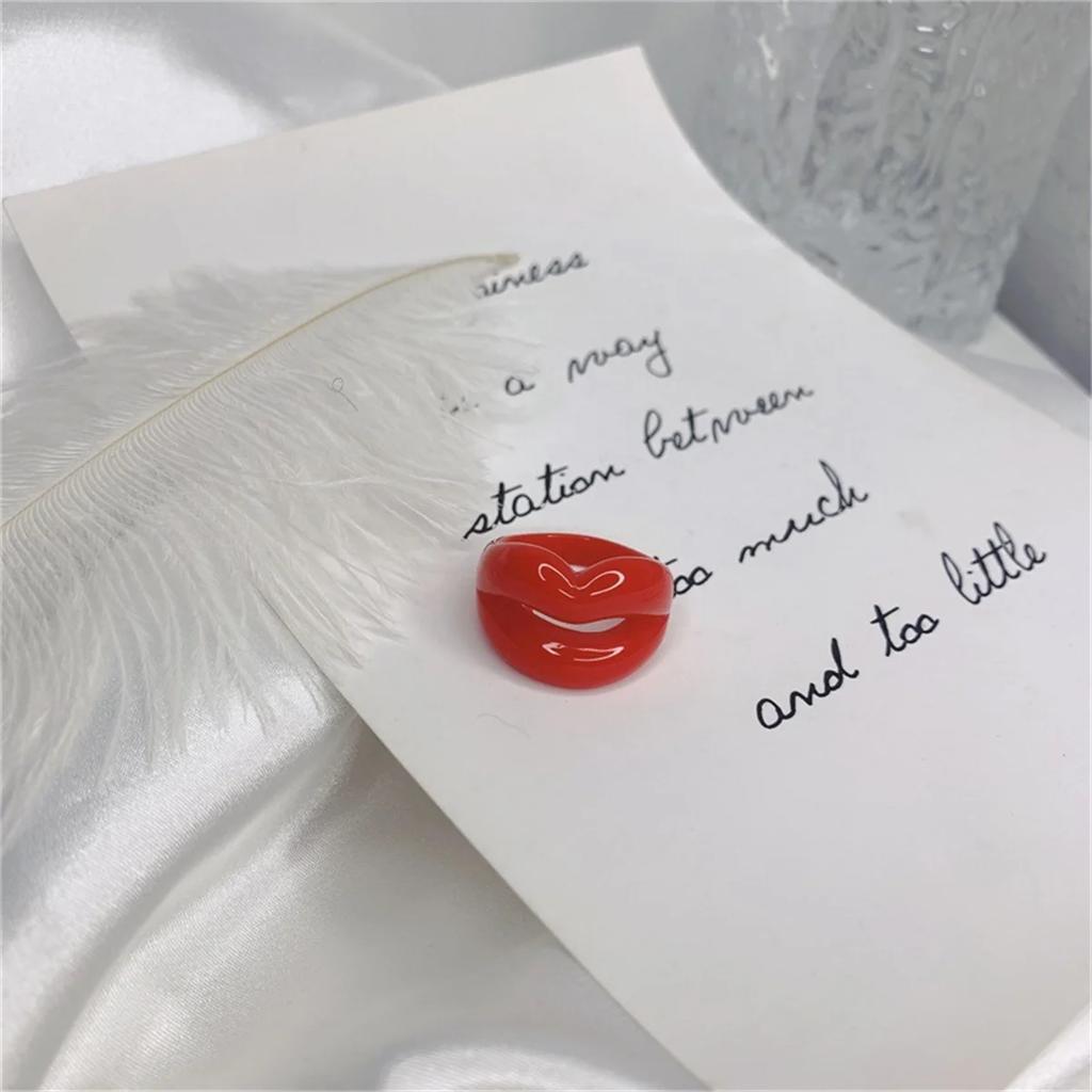 1Pc Fashion Fun Punk Exaggeration Colorful Lip Shape Hollow Resin Finger Rings Funny Mouth Acrylic Ring Hiphop Party Jewelry