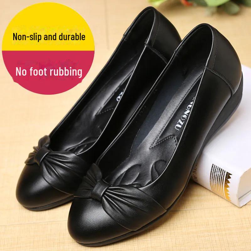 Dámská pohodlná obuv z měkké kůže, která neklouže