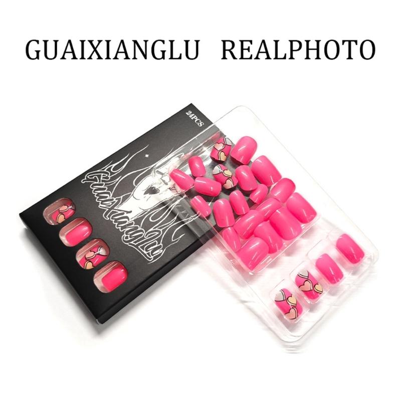 24Pcs Fashionable Press On Nail with Artistic Detail Quick Wear False Nail Modern Women Multiple Occasions