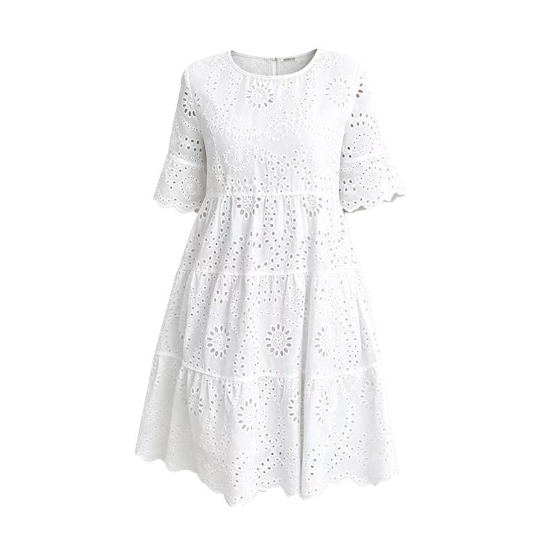 Robe Blanche Brodée Dentelle Creuse Unie Mode Femme Été Manches Courtes Élégante Robes Décontractées Femme Vintage Col Rond Robe Lâche Coupe A