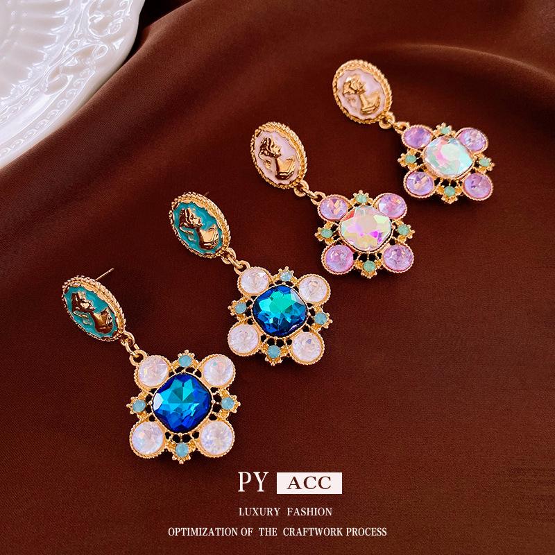 

Vintage Silver Flower Diamond Oval Earrings - Retro Luxury Studs for Women