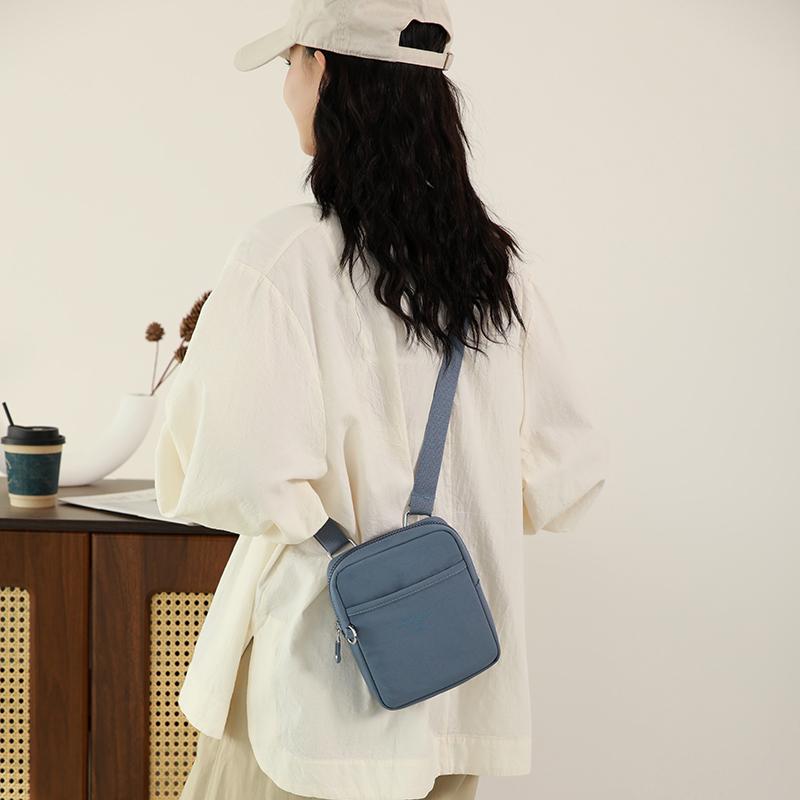 Small Bag Women's Shoulder Crossbody Bag Nylon Small Square Bag Mobile Phone Bag