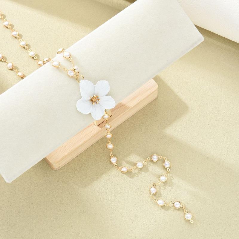 1PC New Flower Pearl Tassel Necklace Women's Niche Premium Sense Sweet Personality Delicate Necklace
