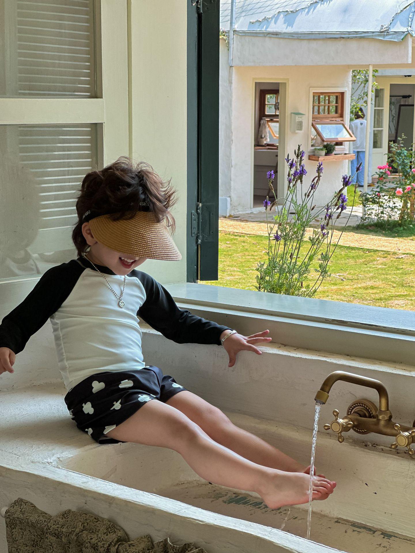 

Пляжные солнцезащитные быстросохнущие купальники для мальчиков и младенцев, маленькие и средние размеры 140