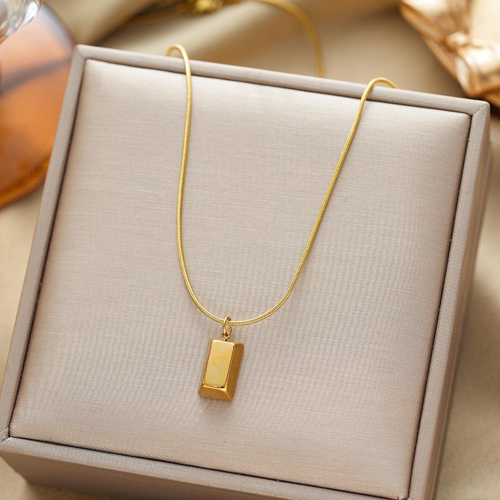 Exquisite 18K Gold-Plated Titanium Steel Necklace - Women's Clavicle Chain Jewelry, Fade-Resistant