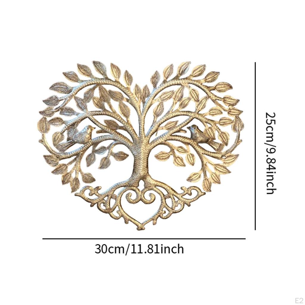 Metalowa rzeźba ptaka i drzewa, ozdoba w kształcie serca