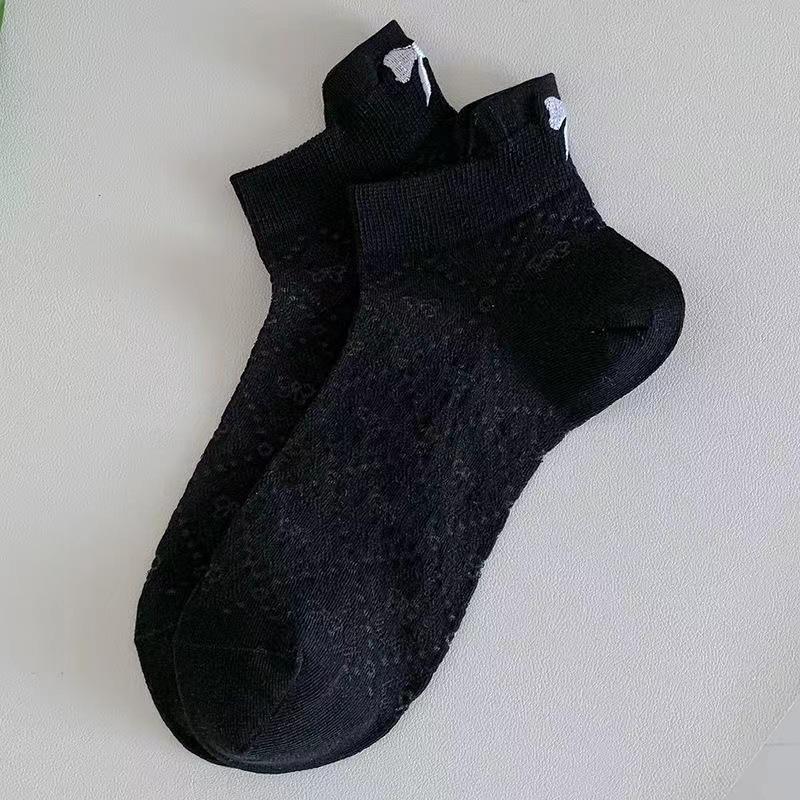 

Women s Short Socks Made of Cotton Mesh, Thin, Breathable, Low-top, Cute Bow, Short Tube Women s Socks, Spring and Summer Trendy Socks 1 pair чорний