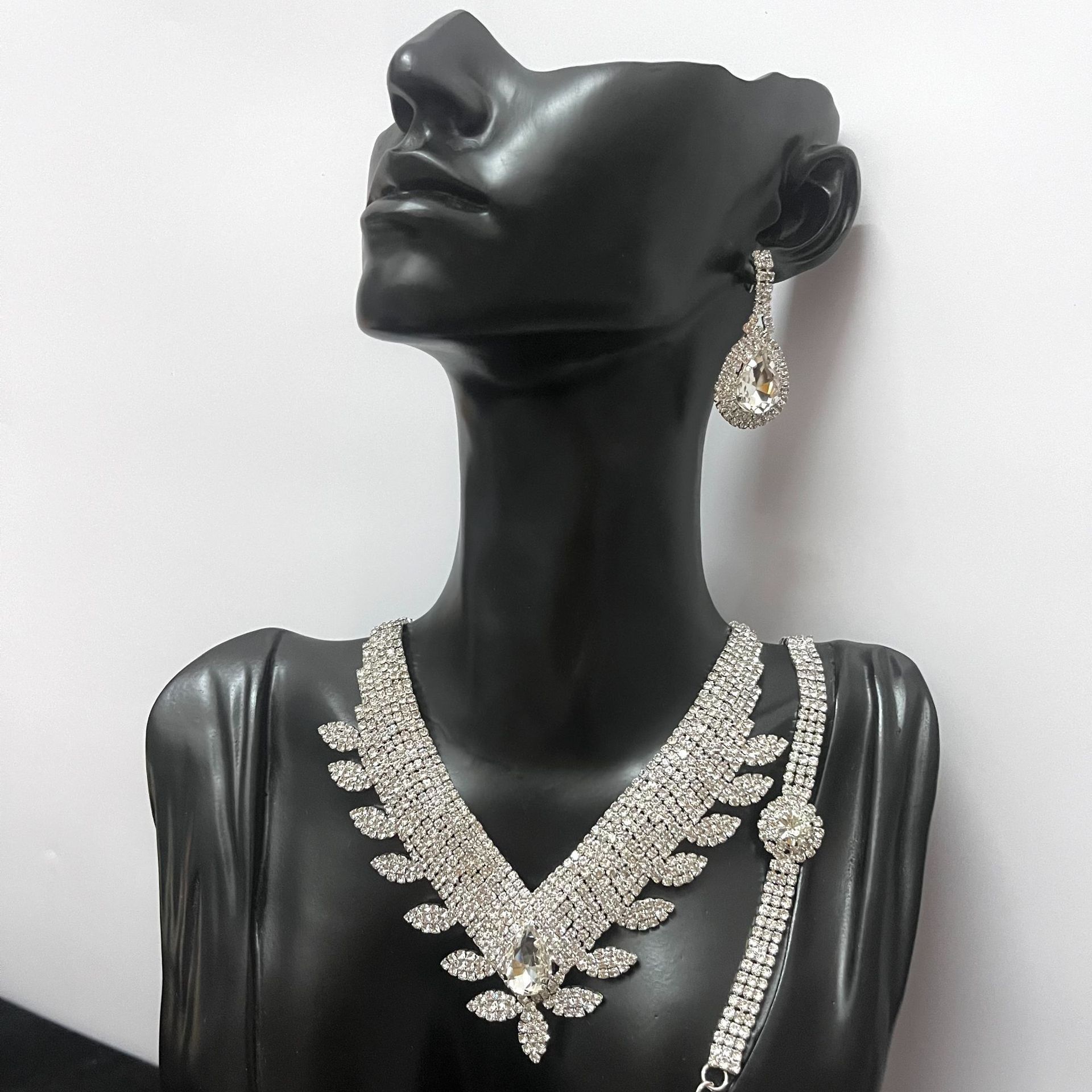 

Water Drop Necklace Set Bridal Jewelry Rhinestone Jewelry Four-Piece Set срібний