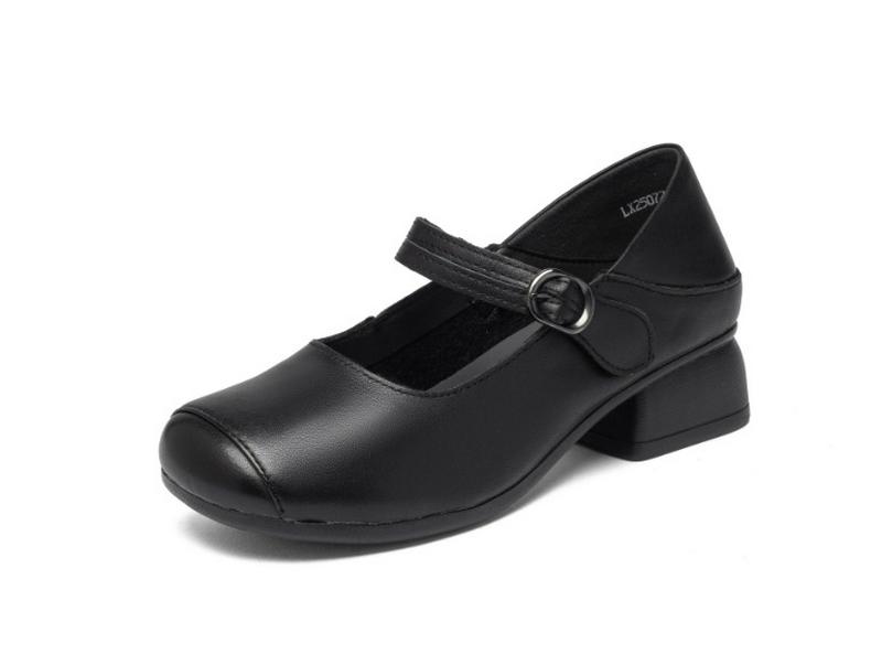 

Autumn Retro Leather Flat Shoes for Women - Soft Sole, Non-Slip, Round Toe, Perfect for Everyday Wear. 36 чорний