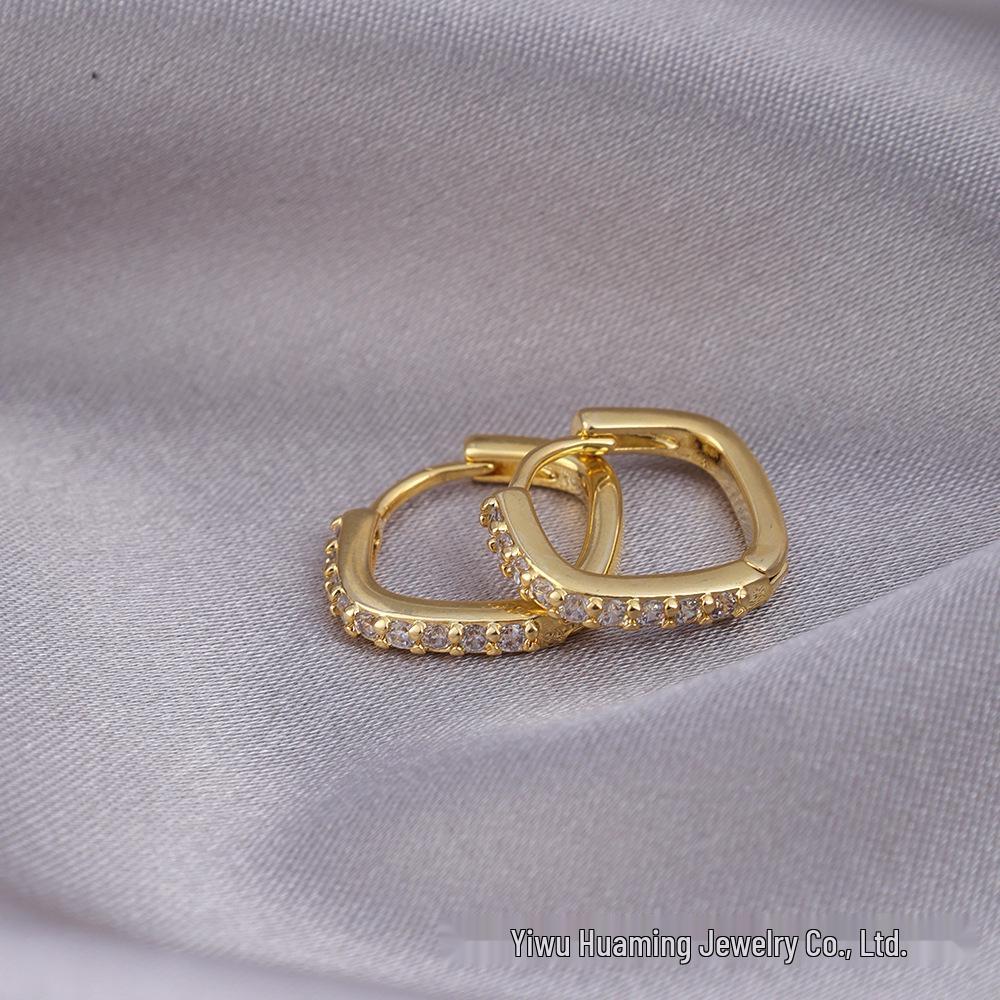 Stylish Gold Circle Ear Cuffs - Light Luxury Jewelry for Trendy Women