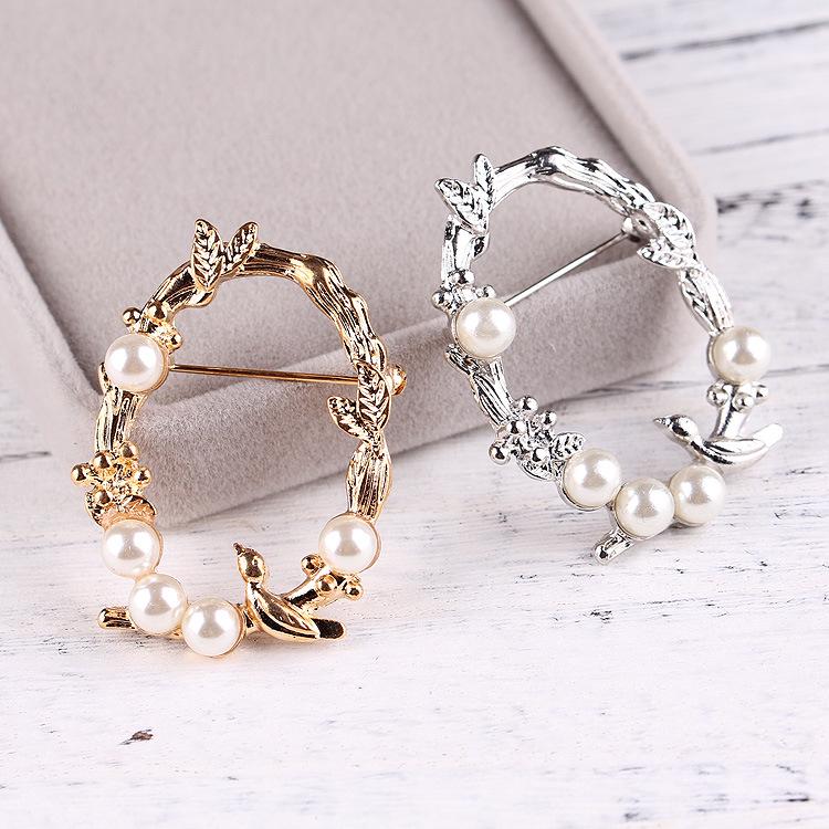 Retro Baroque Pearl Brooch Hollow Bird Branch Literary Style Pin for Women's Accessory Exquisite Ethnic Style Hypoallergenic Luxury Long-Lasting Color