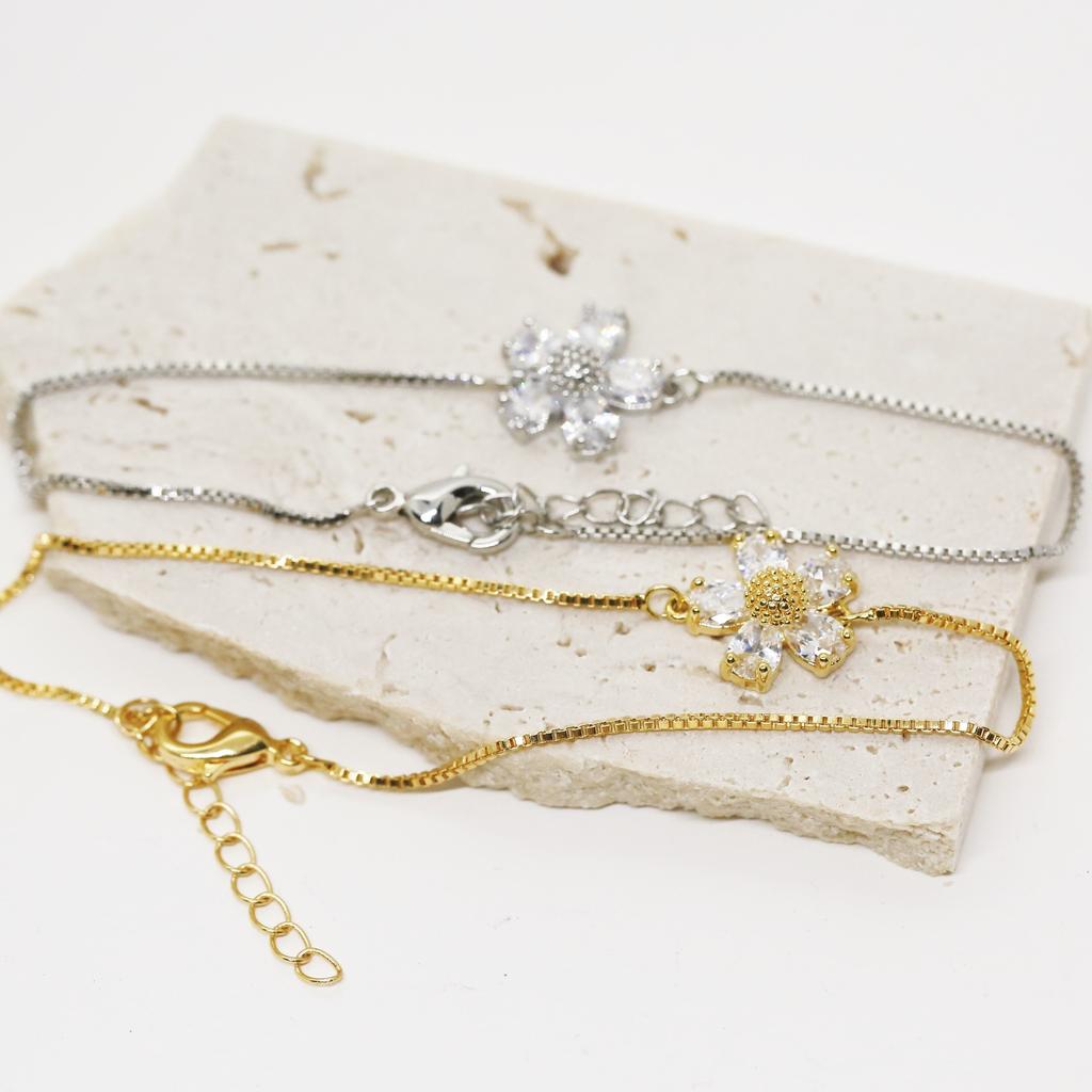 Flower Shape Diamond Adjustable Bracelet Women, Fashionable Exquisite Light Luxury Bracelet Accessories Gift