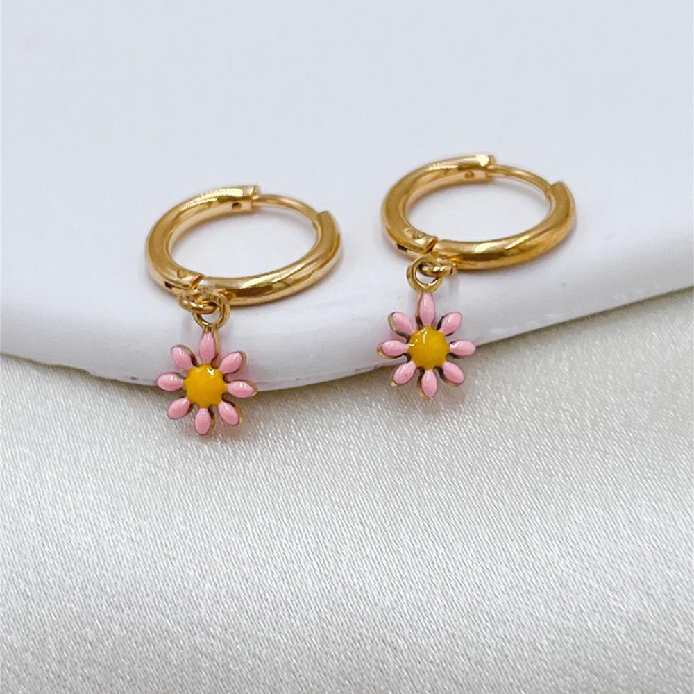 Korean and Japanese-Inspired Colorful Daisy Earrings: Simple Titanium Steel Design for Women