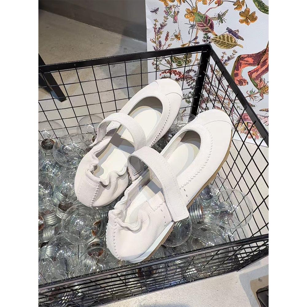 

Round head shallow mouth matte Mary Jane shoes women s flat leather Velcro word with ballet retro casual shoes 40 белый