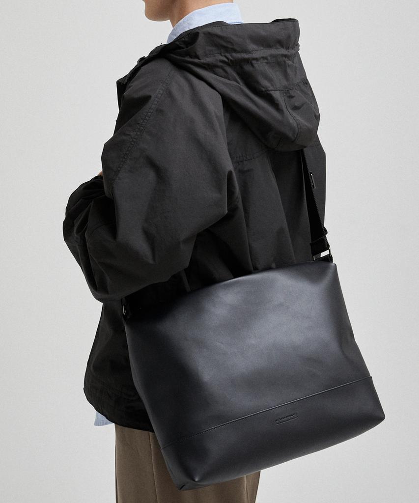 National Publicity Carson Hq Leather Messenger Crossbody Bag